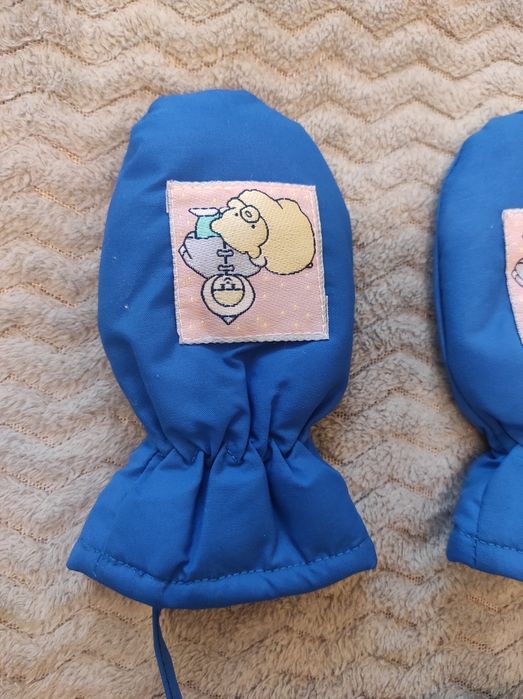 Rękawice niemowlęce ze sznureczkiem 0-3 M