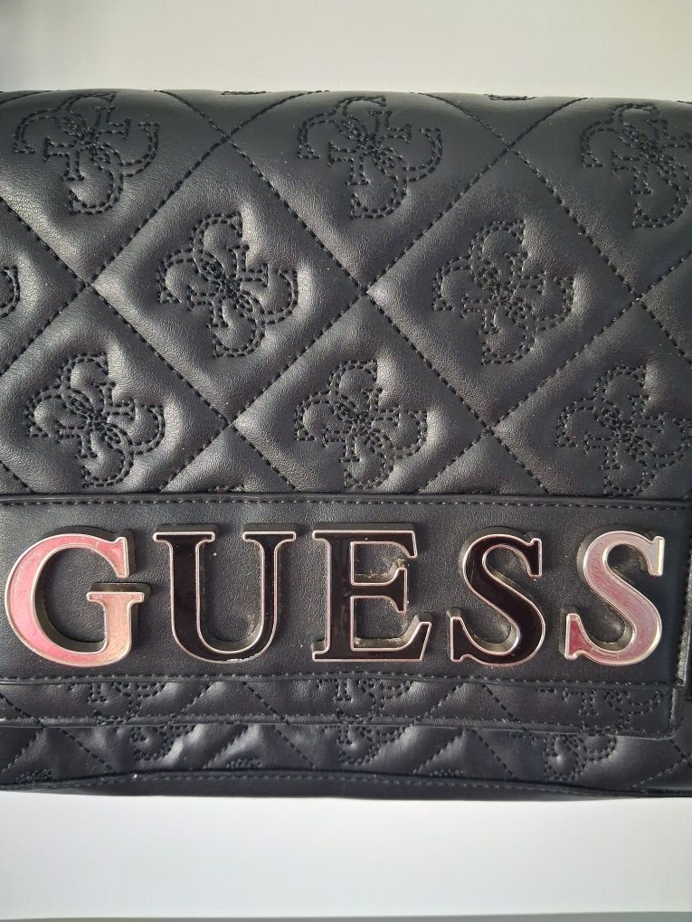 Czarna listonoszka guess