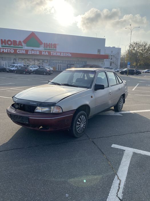 Daewoo Nexia 1.5 отличная техника и кузов, переоформление всего 699$