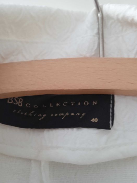 Żakiet , marynarka, biała weselna. Tłoczone róże. Elegancki rozm 40