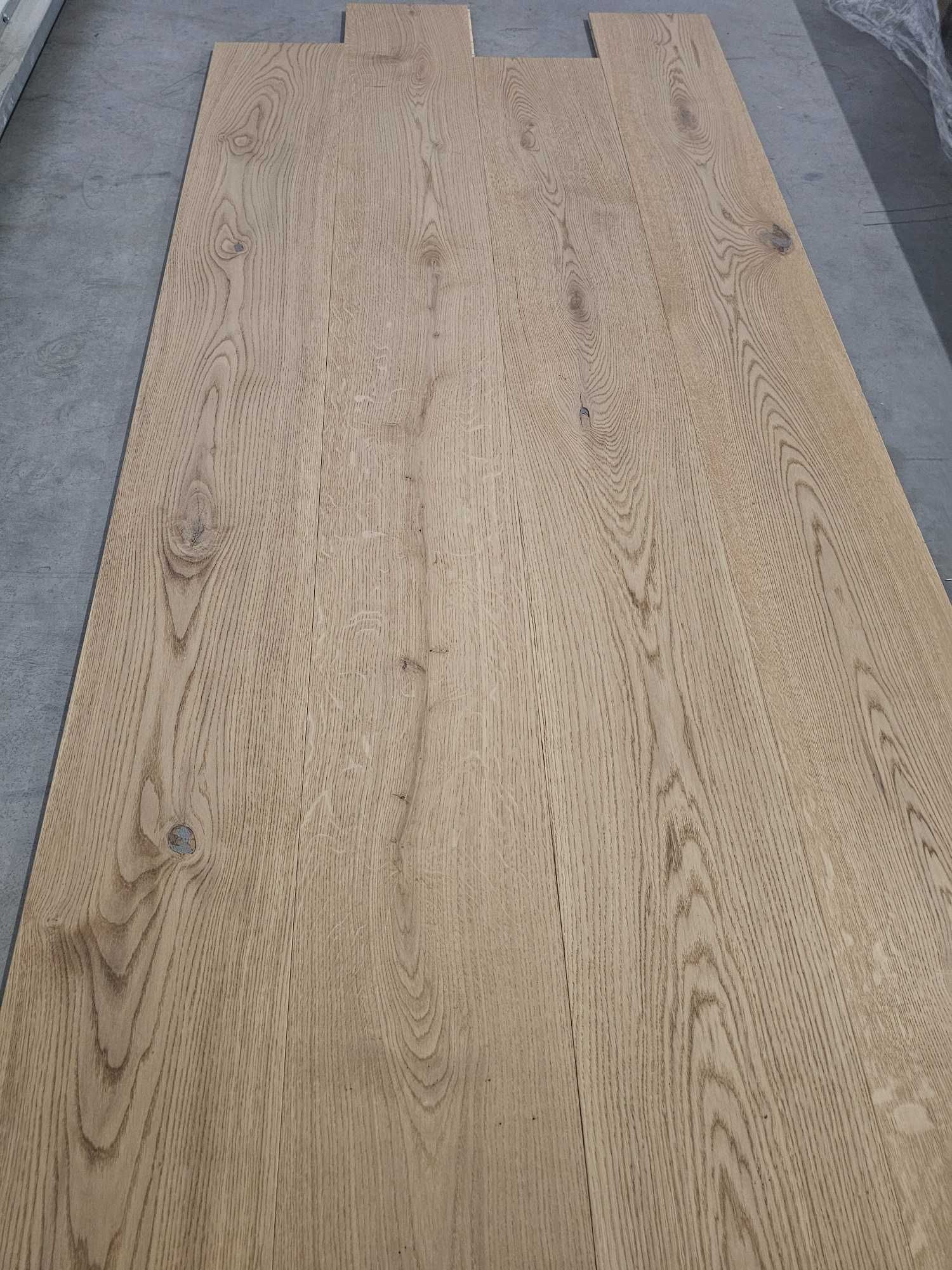 Deska dąb olej efekt surowego drewna faza szczotka 15x250x2200 (39 m2)