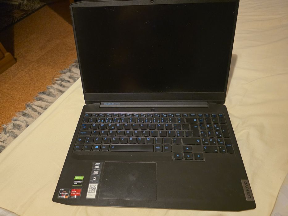 Portátil Gaming LENOVO IdeaPad Gaming 3