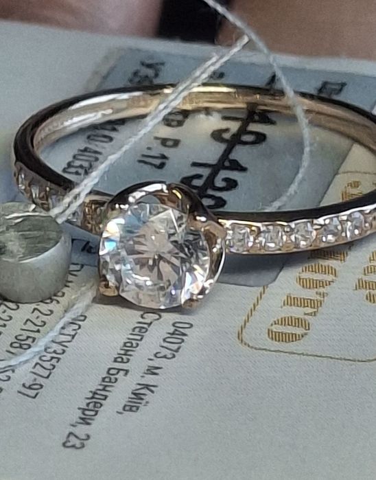 Кольцо золотое / заручальна каблучка / Tesori Zirconia Swarovski