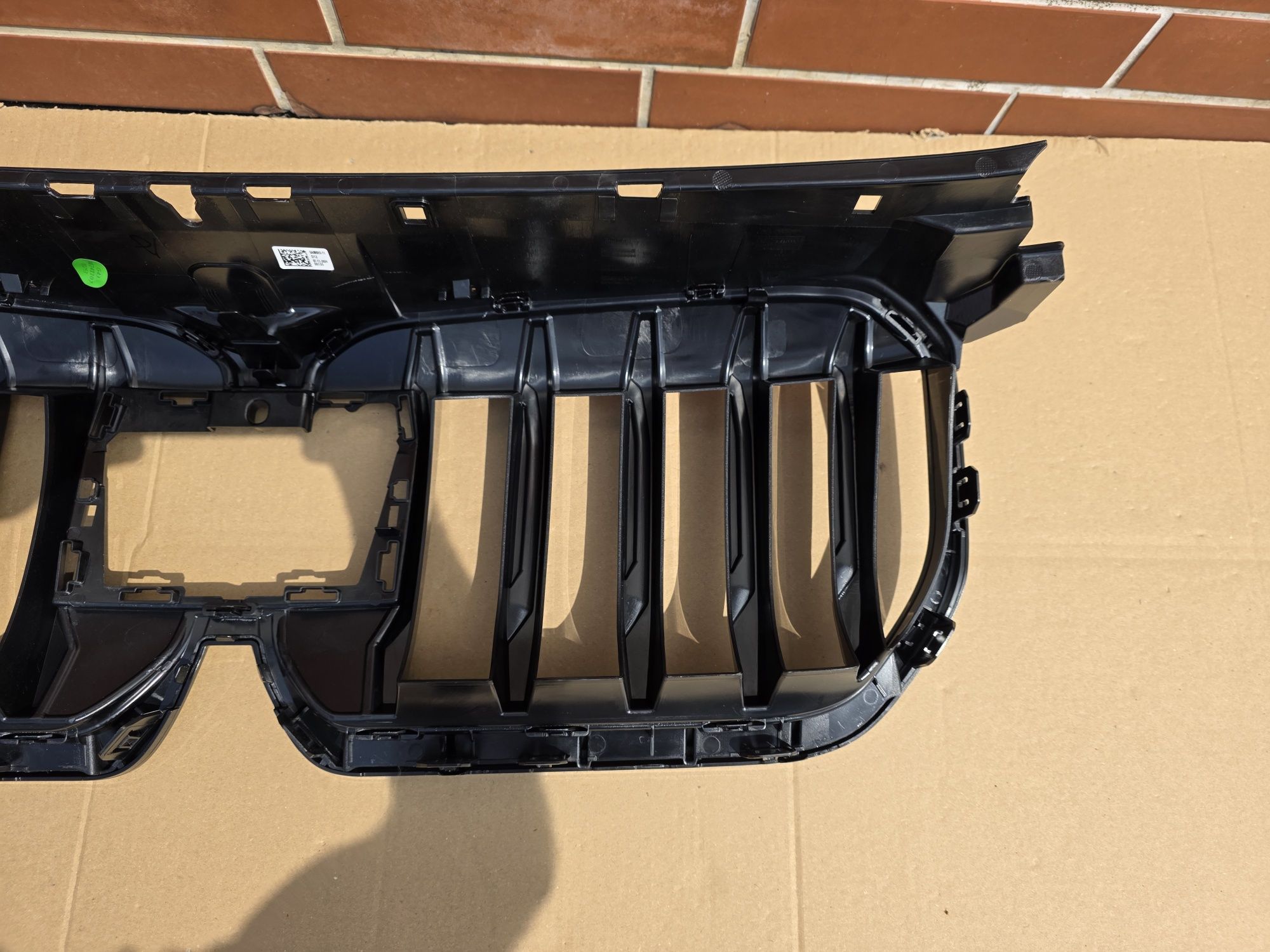 Grill Nerki Atrapa Chłodnicy BMW X1 U11 NOWY OE Shadow Czarny