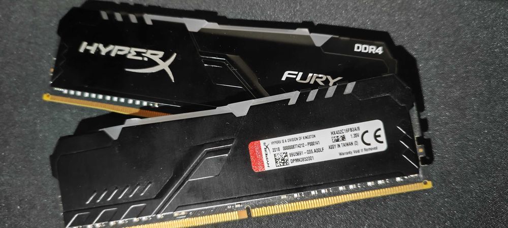 Memória RAM DDR4 HyperX Fury RGB 2x8Gb 3200MHz