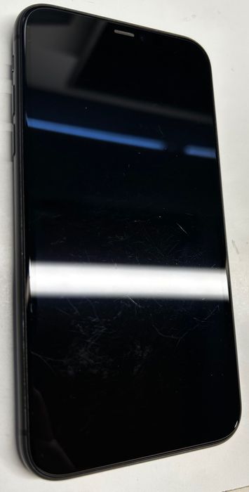 iPhone 11 64GB Preto – 80% bateria – Bom estado + carregador incluído