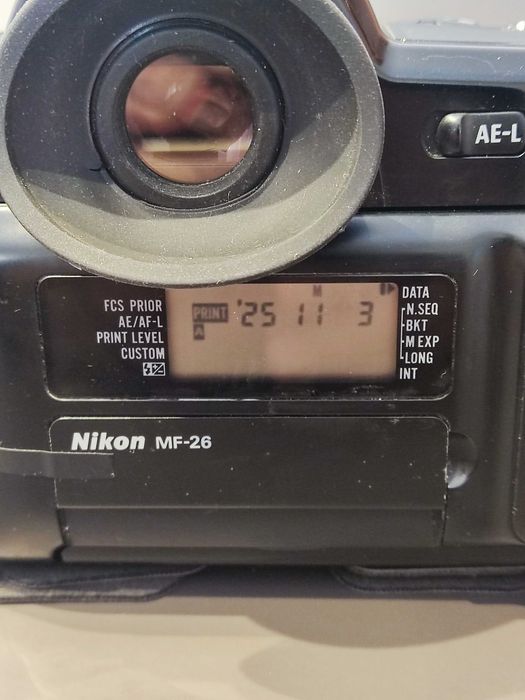Câmara Analógica Nikon F90 X + Data Back MF-26