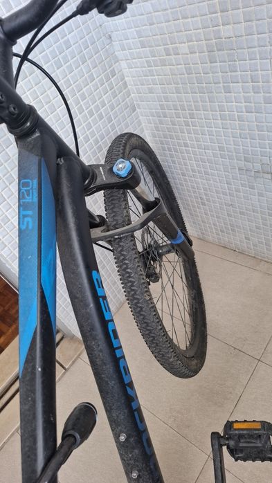 Bicicleta usada com poucos detalhes