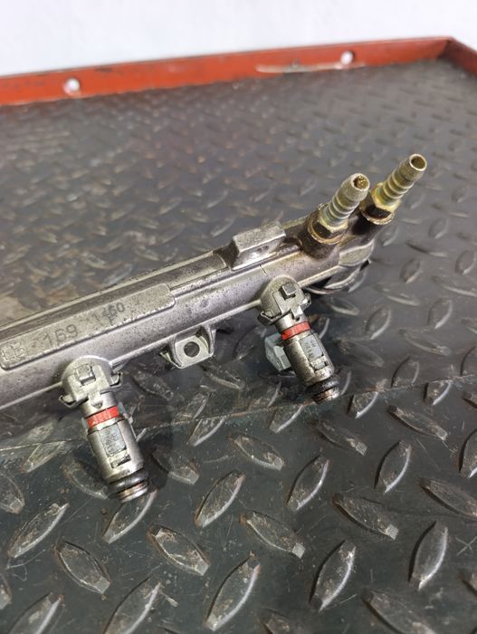 Régua/ Rampa de injeção para Volkswagen Golf IV 036 133 319