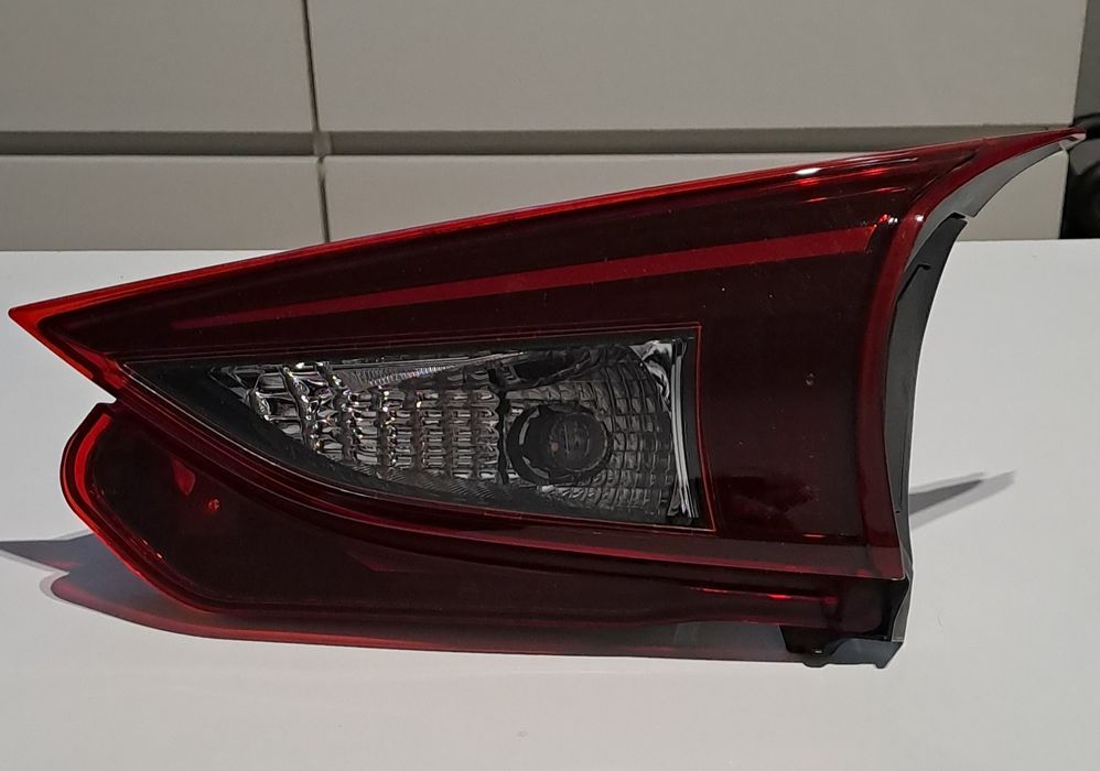 Lampa tył prawa Mazda 3 oryginał Mazda
