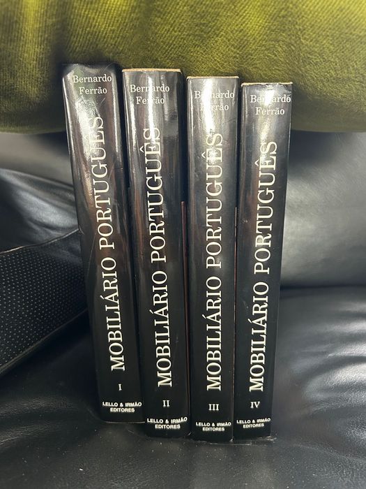 Obra
Bernardo Ferrão, Mobiliário português, 4 vols 
 Muito Bom Estado
