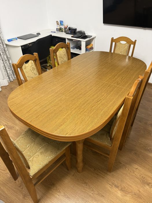 stół z 6 krzesłami – idealny do jadalni lub salonu!