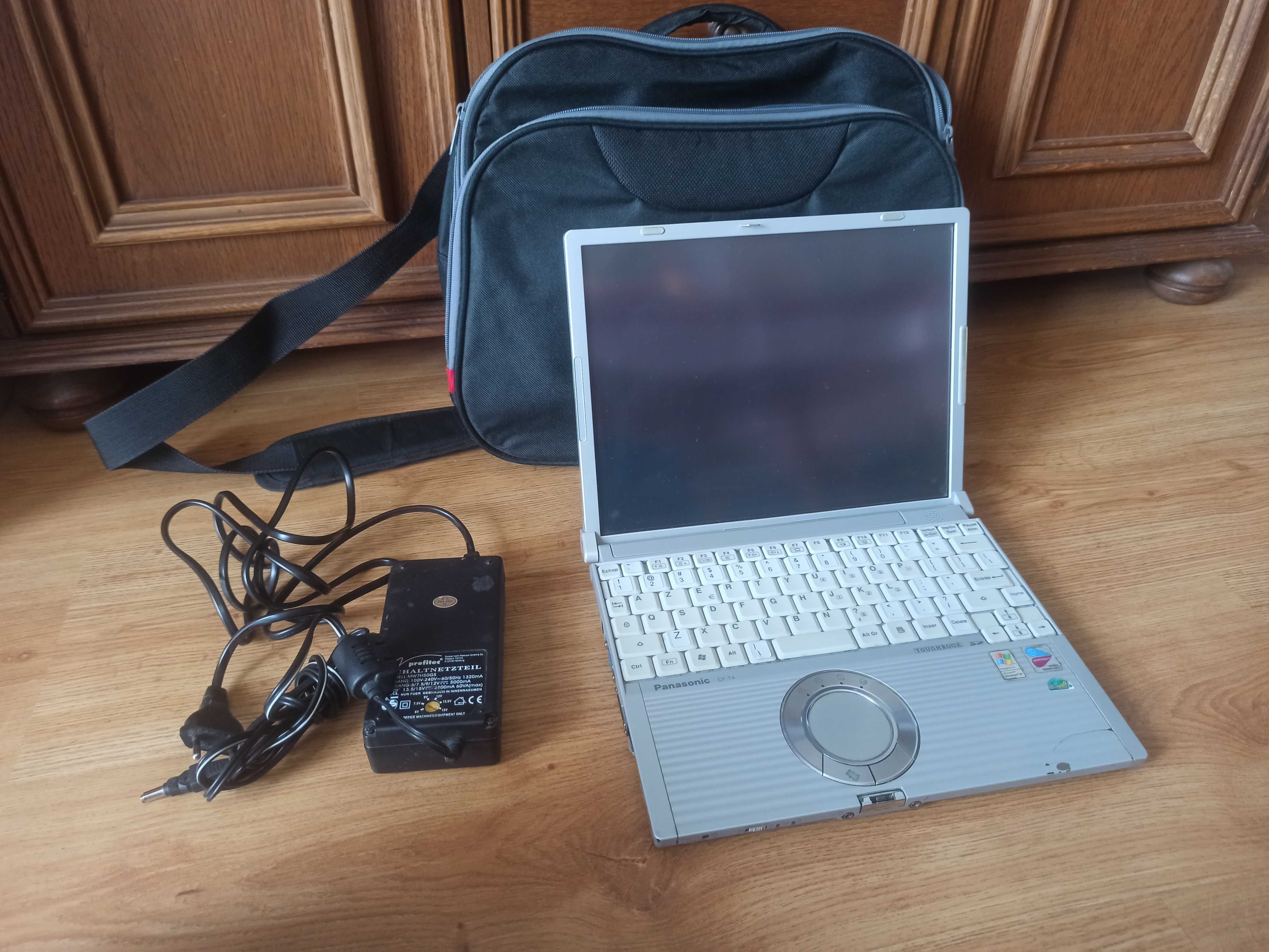 Panasonic CF-T4 TOUGHBOOK laptop RETRO, dotykowy ekran, WiFi + torba