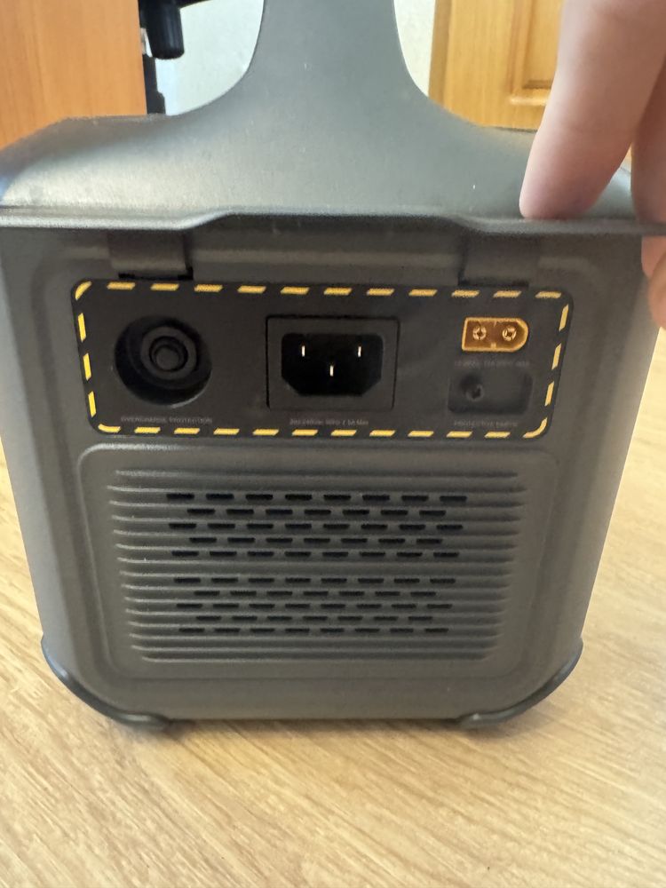 Зарядна станція UGREEN Power Roam 600