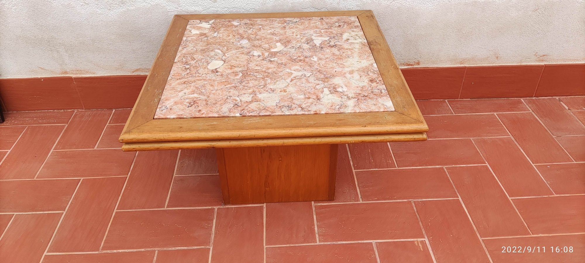 Mesa de apoio com mármore Olaio