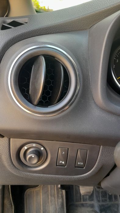 Рено Сандеро Renault Sandero