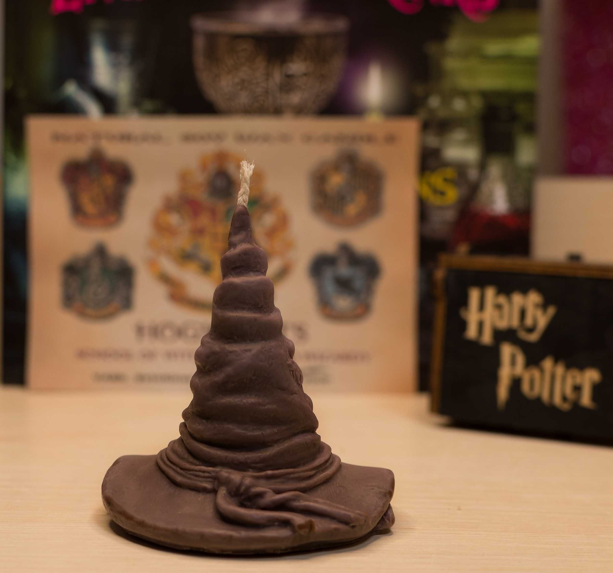 Свічка Сортувальній капелюх  у стилі Гаррі Поттер.