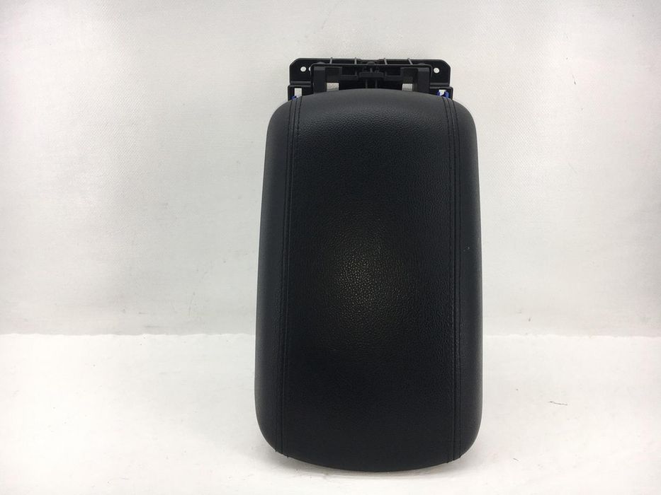 Підлокітник KIA CARENS 2012-2019 84660A4000WK