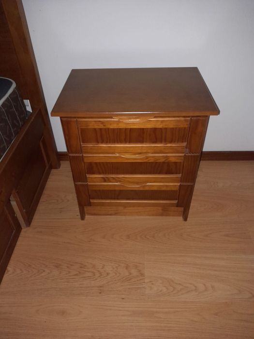 Mobília de casal em cerejeira