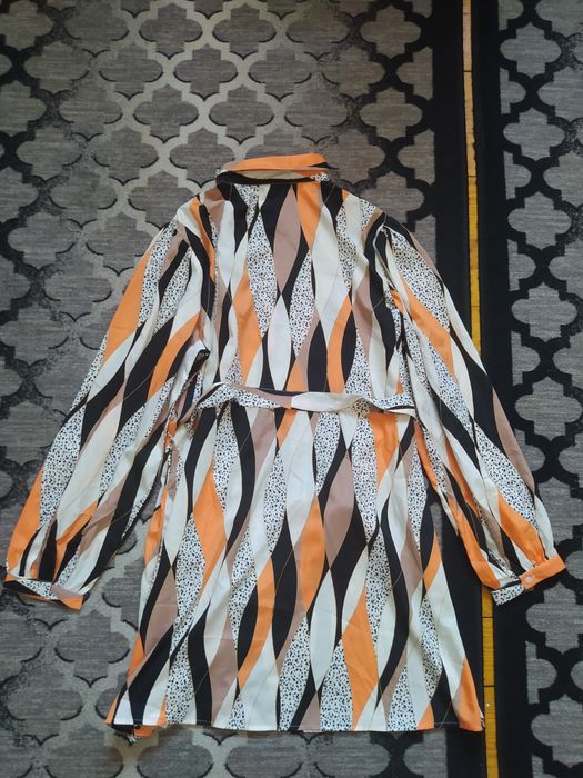 Sukienka z długim rękawem wzorzysta koszulowa Boohoo plus size