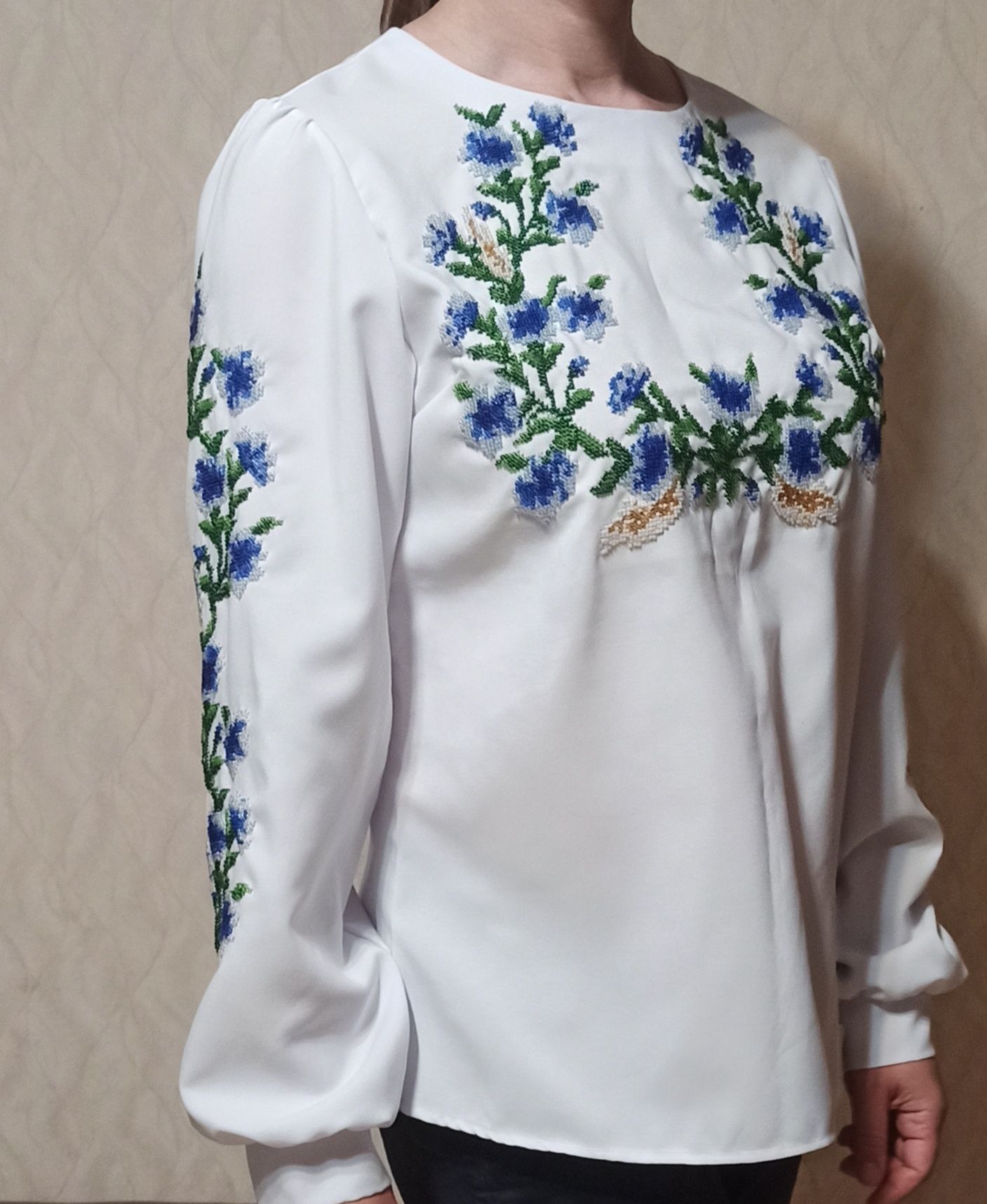 Вишиванка, вишита сорочка бісером