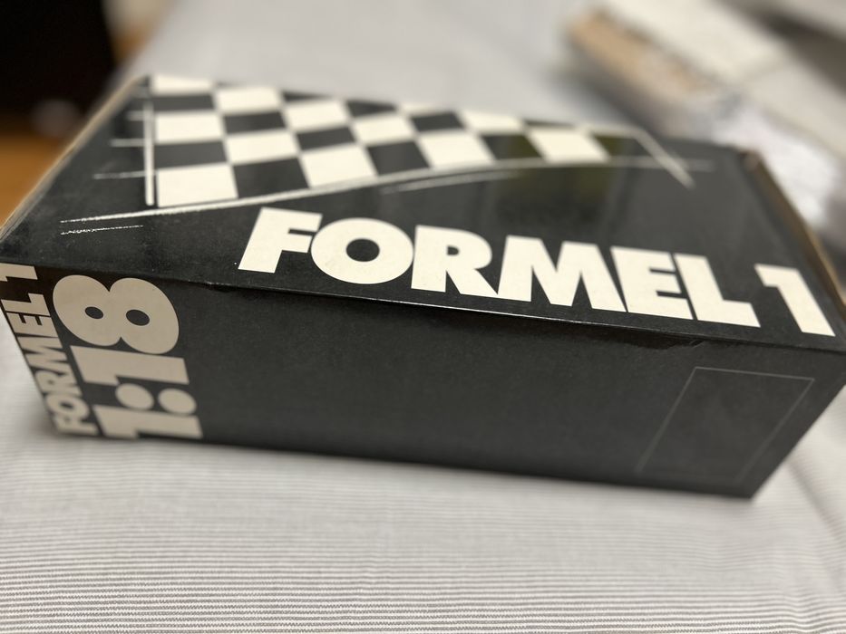 Miniatura Ferrari 412T (1/18) -  Gerhard Berger