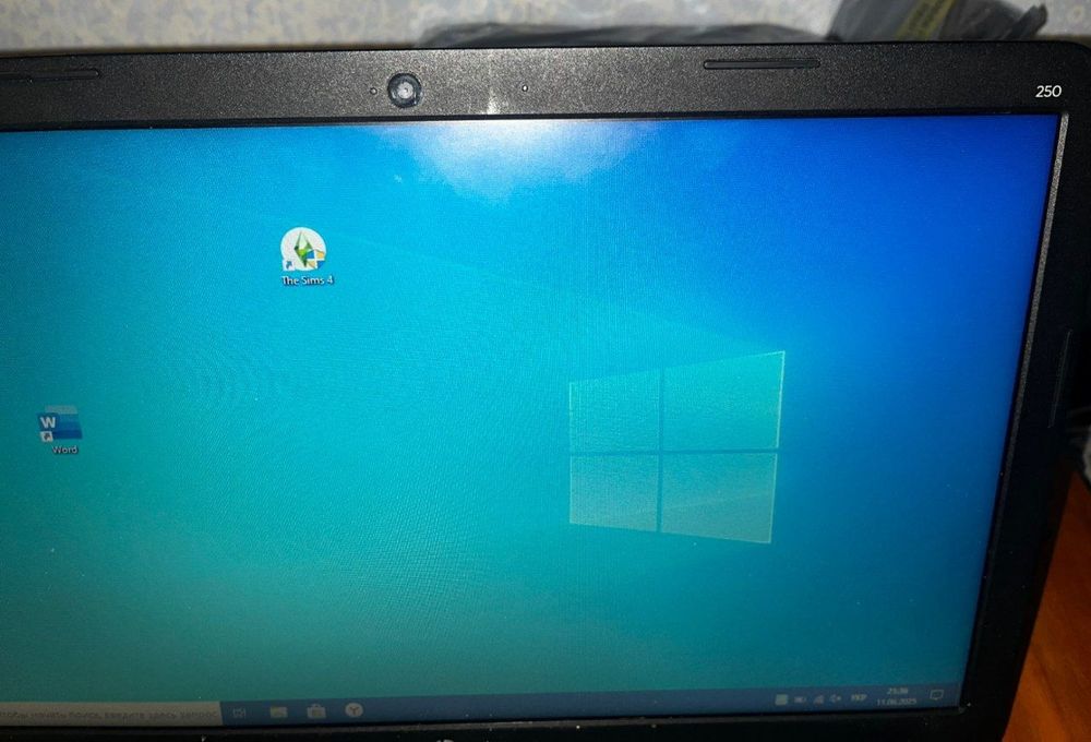 Ноутбук HP 250 / Pentium N3540 / 4 ГБ / 500 ГБ / Windows 10