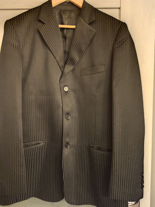 Garnitur męski 176 Verso z krawatem