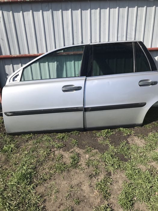 Двери Volvo V50 в зборе