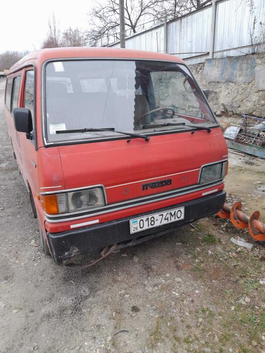 мазда е 2000 газ-бензин