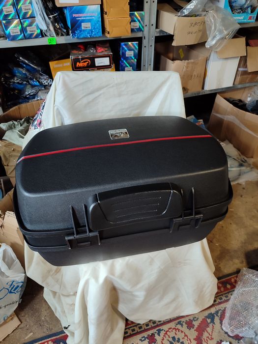 Кофр задній на мотоцикли 45 літрів.Якість  супер. Під два шолома.