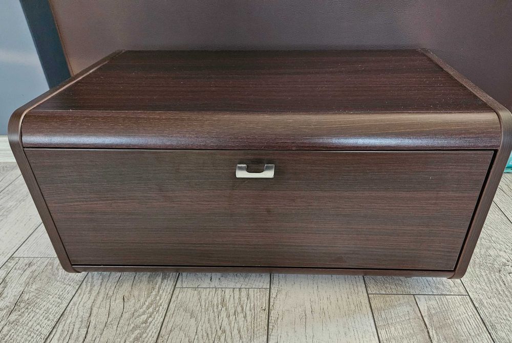 Dwie szafeczki do sypialni