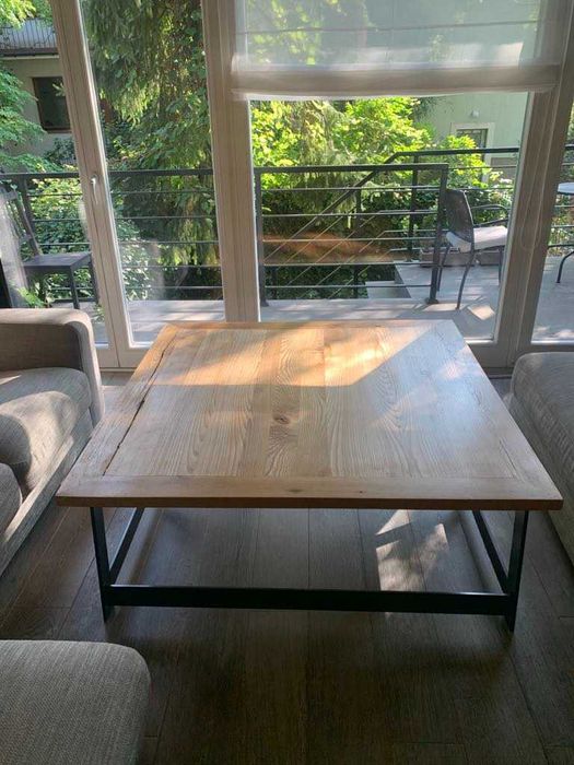 Stolik kawowy z litego drewna i stali | 135x135 cm | loftowy styl