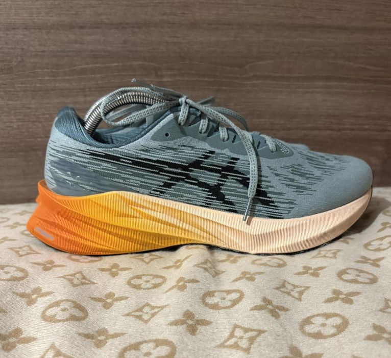 ASICS Novablast 3 Оригінал Бігові