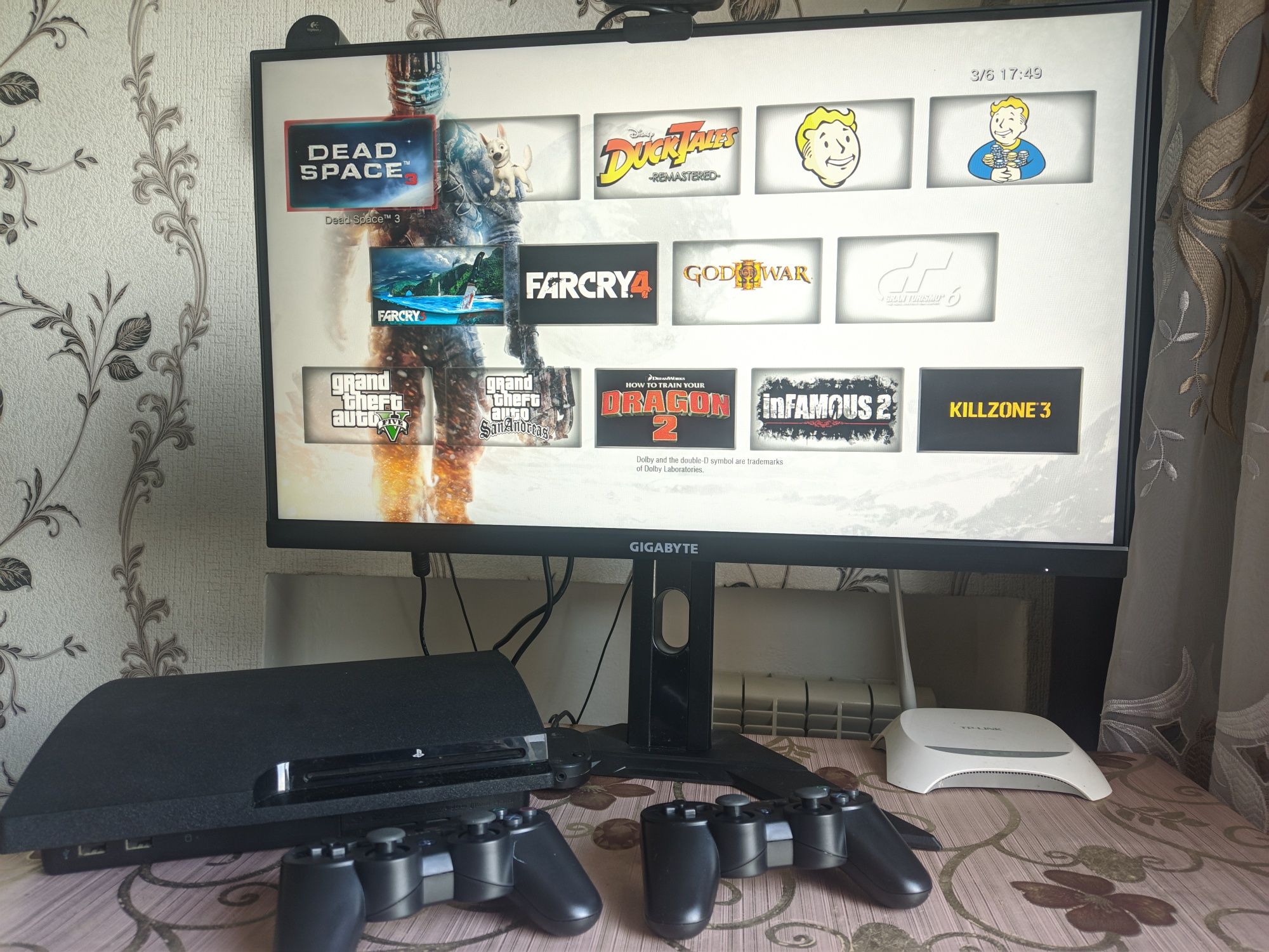 PS3 SLIM 500 GB + ігри + 2 джойстика