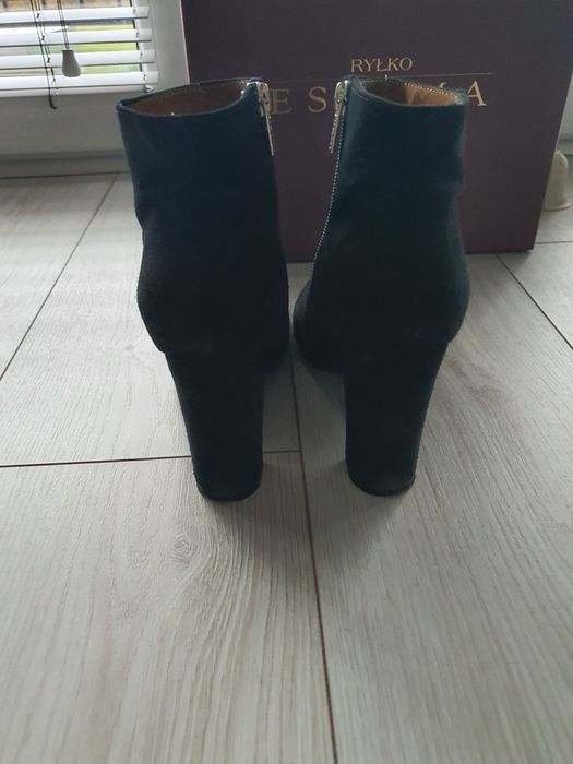 Botki na słupku RYŁKO 36 na 24cm stopę