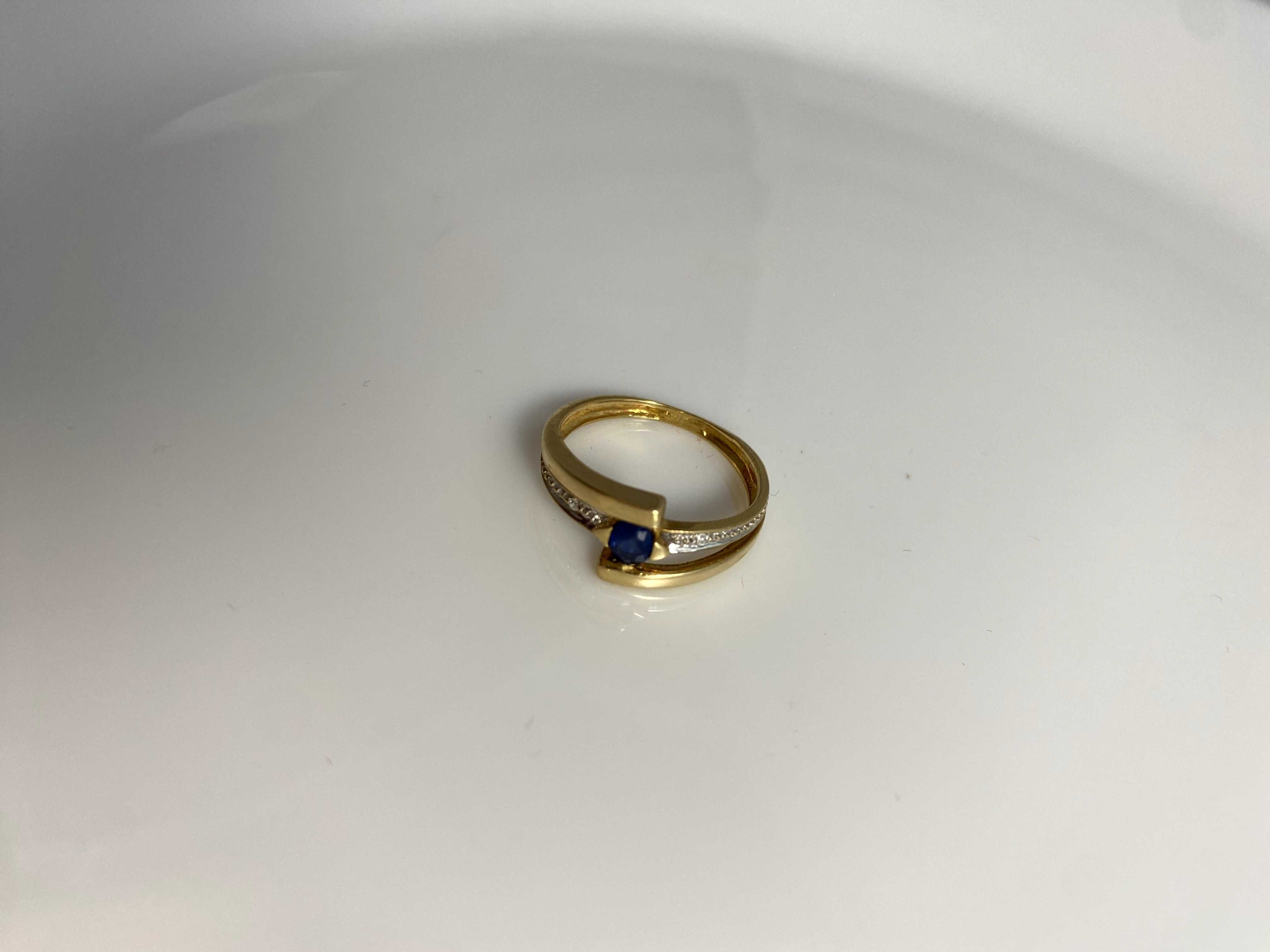 Piękny złoty pierścionek z szafirem Au585 2g