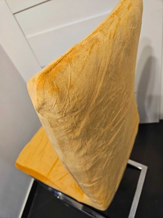 Pokrowce na krzesła miękkie welurowe musztardowe 4 sztuki komplet