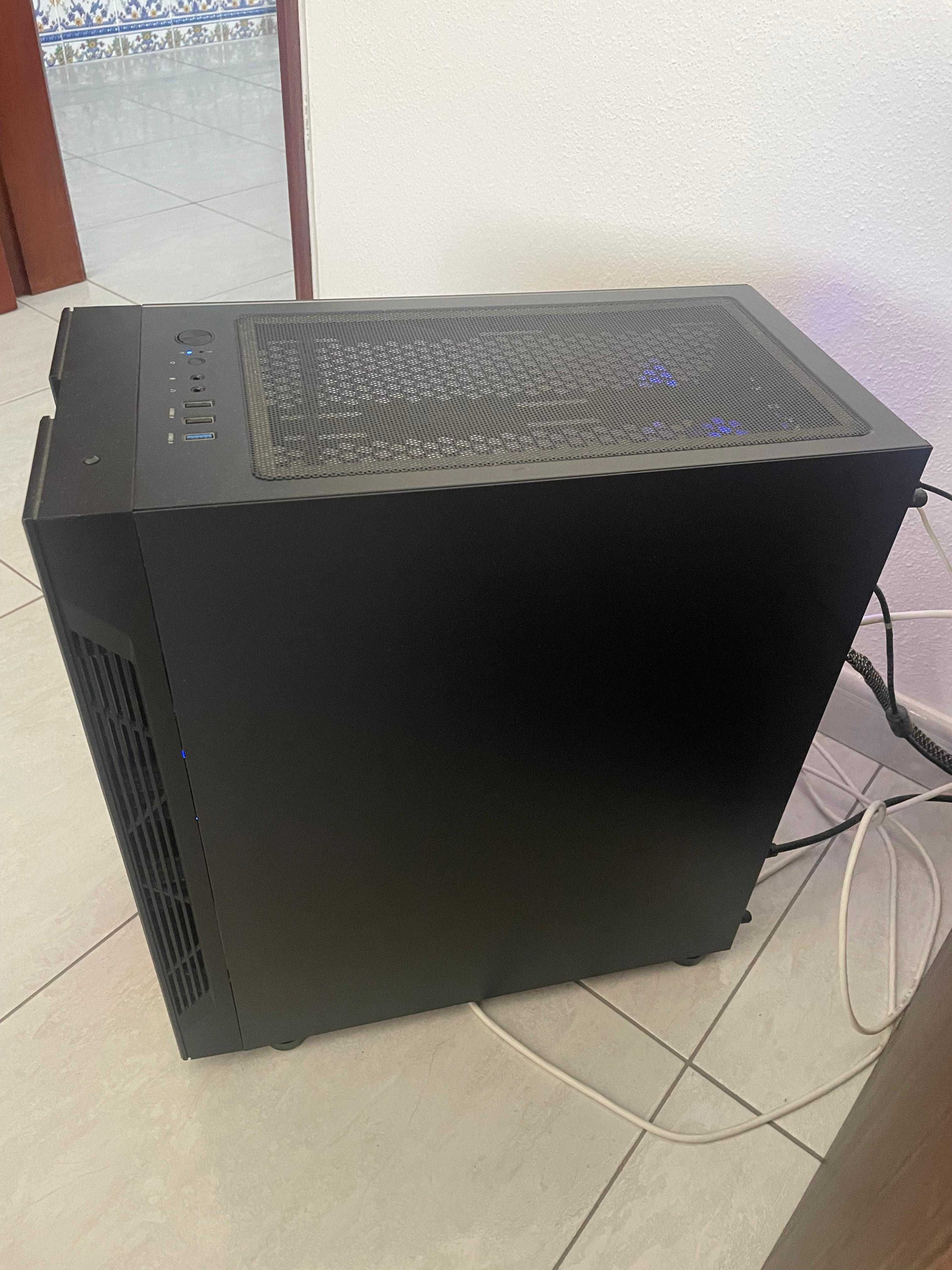 Computador Gaming/Monitor e Teclado