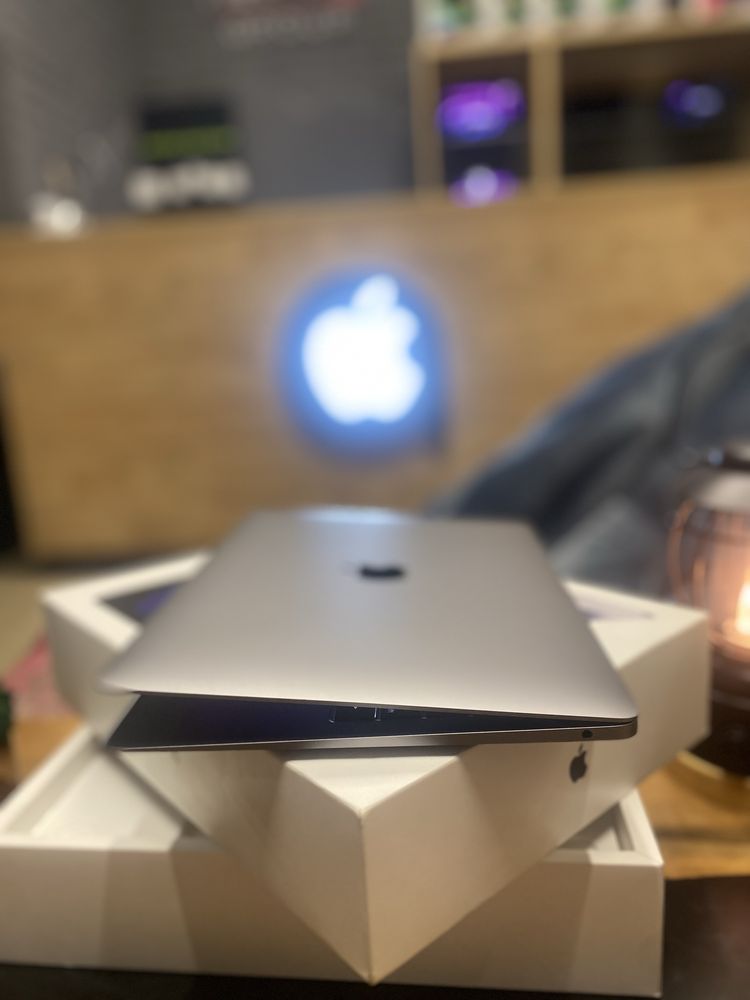 Ноутбук Apple MacBook Air 13" i5/8/128GB Space Gray (MVFH2) 2019