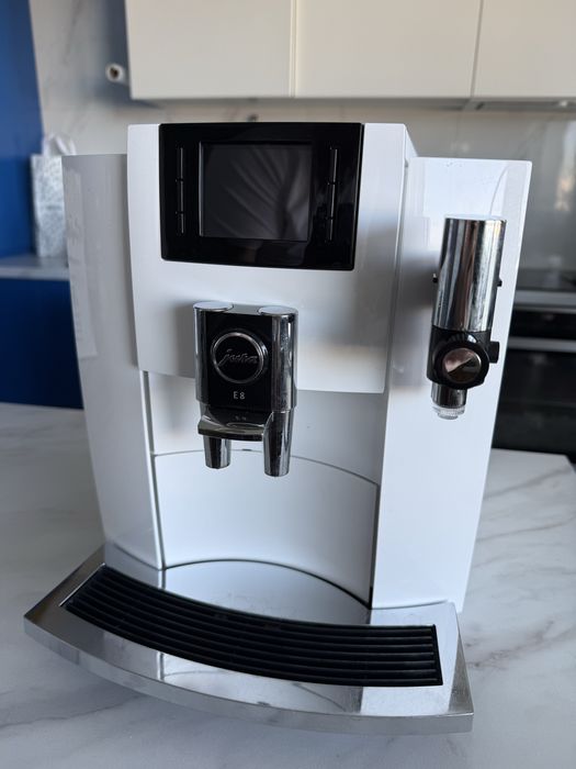 Jura E8 (EA) Piano White 2020 stan bdb