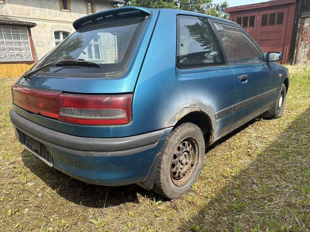 Mazda 323 1.3 na wrak race