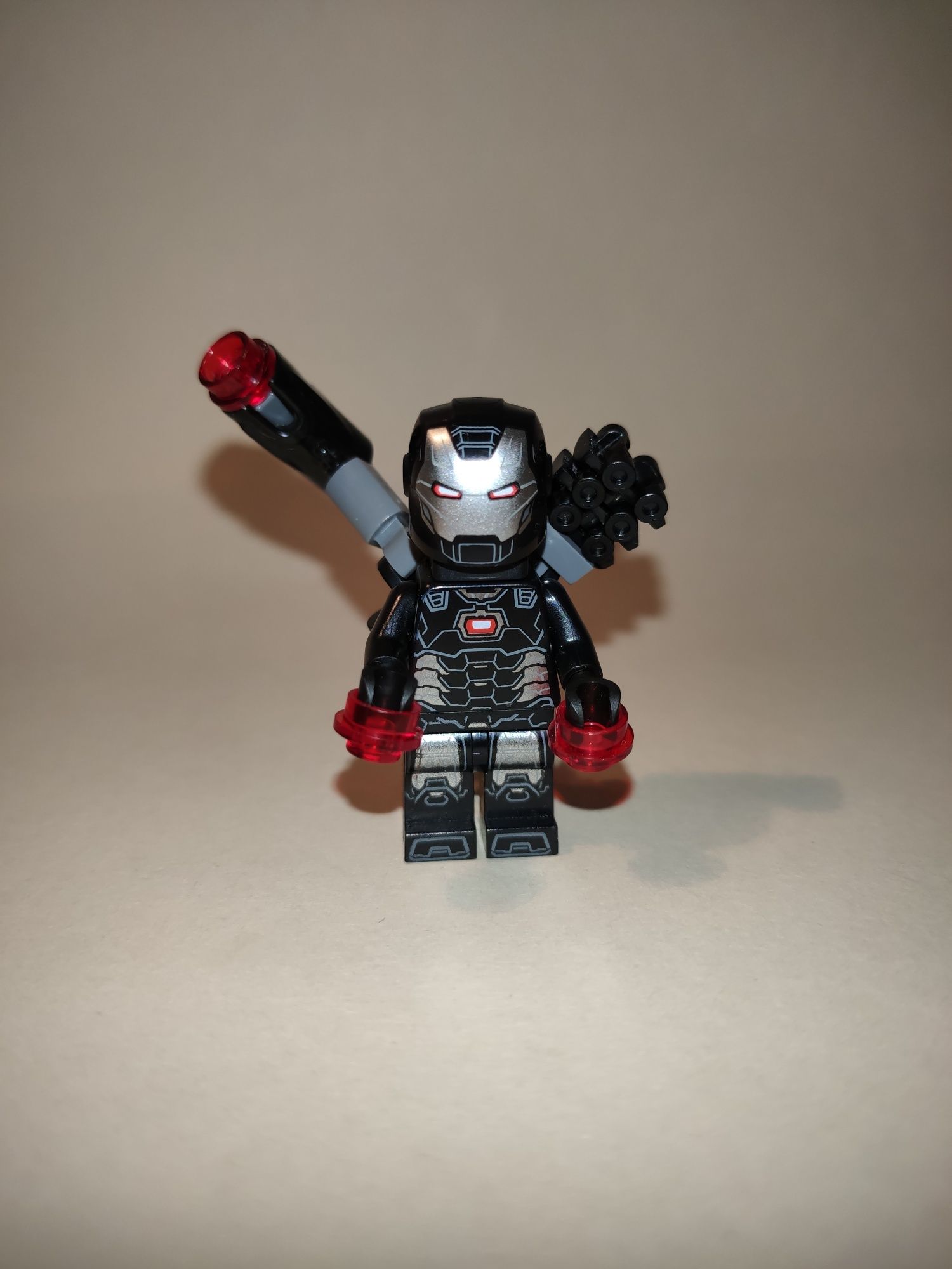 Lego Figurka Ludzik War Machine sh755
