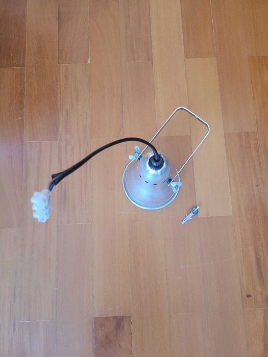 Candeeiro de parede simples IKEA/Simple IKEA wall lamp