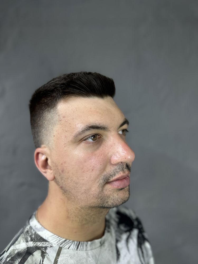 Барбер, мужской парикмахер, стилист по мужским волосам