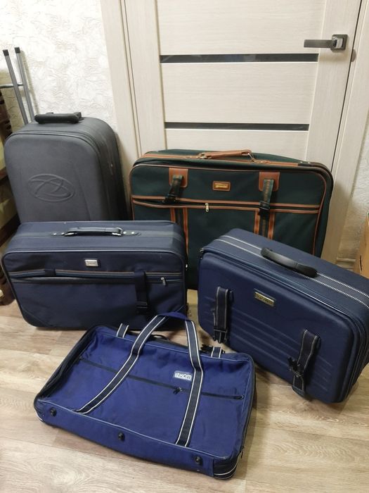 Продам чемодан дорожный