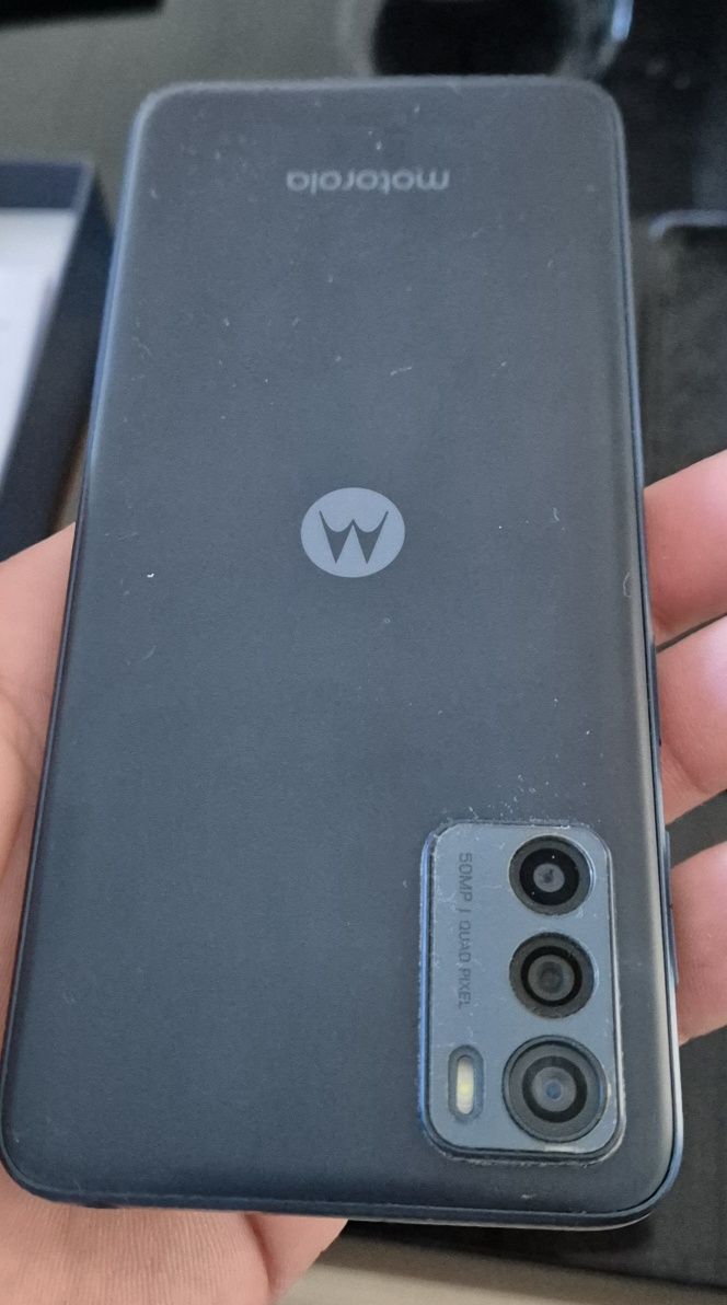 Motorola G42 jak nowa.