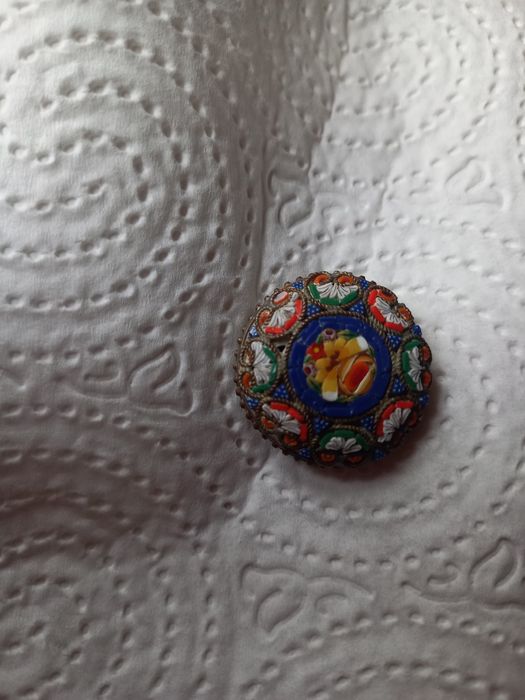Stara broszka z miniaturowej mozaiki