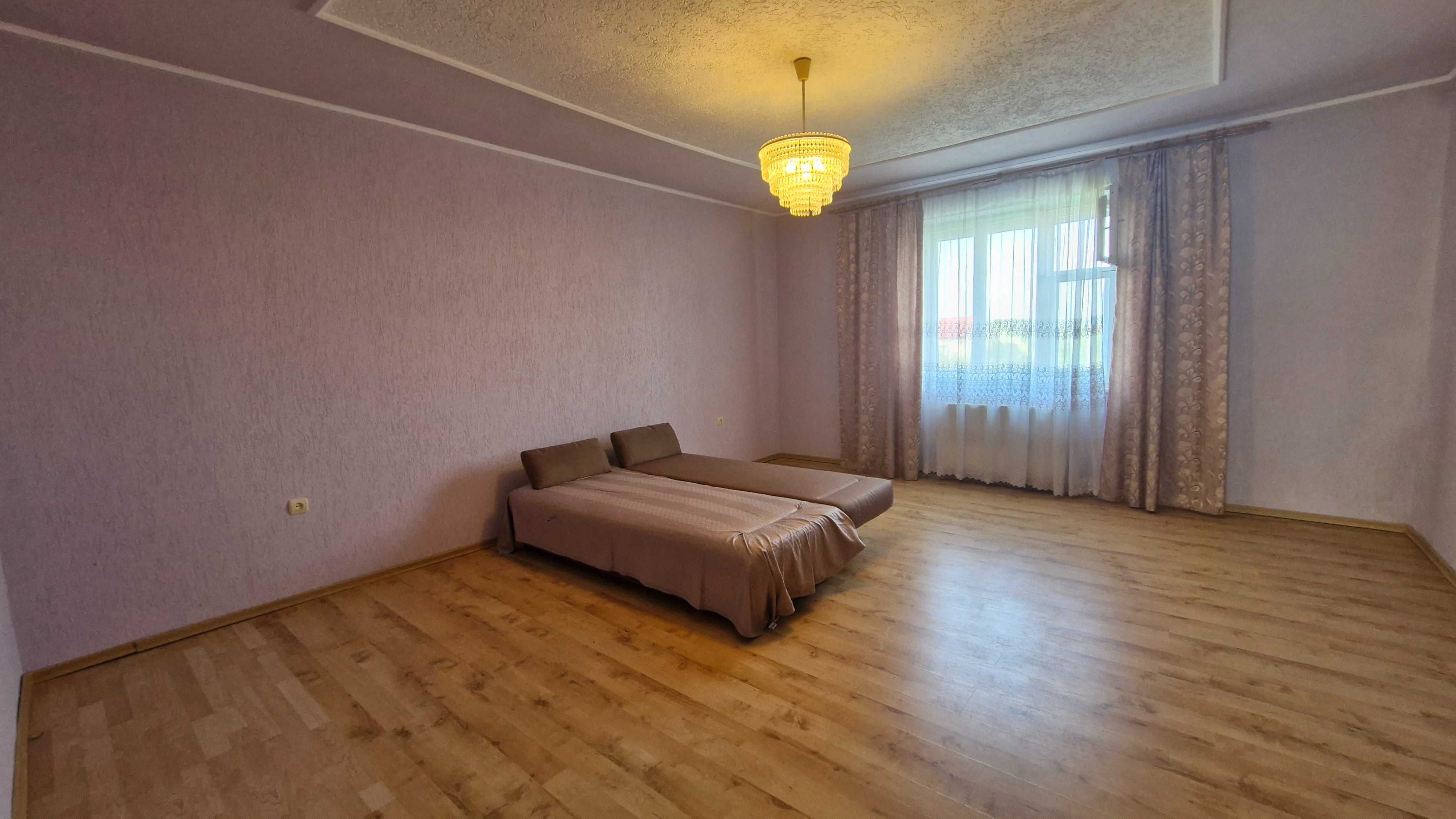 Оренда будинку з власним подвір'ям і гаражем с. Солонка