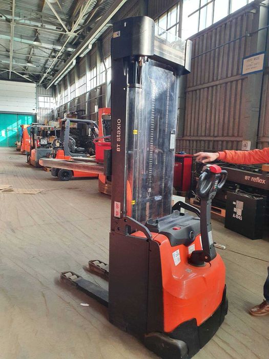 Складська техніка TOYOTA / BT. Штабелери, візки, річтраки, комісіонери